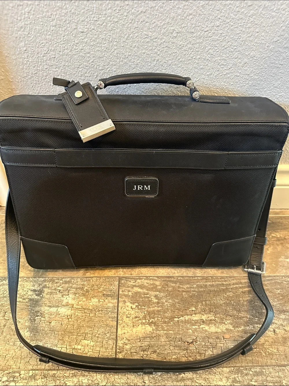Tumi Black Leather Briefcase with Shoulder Strap